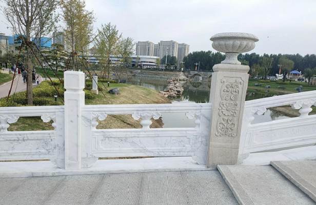 大连花岗岩栏杆和青石栏杆哪个好